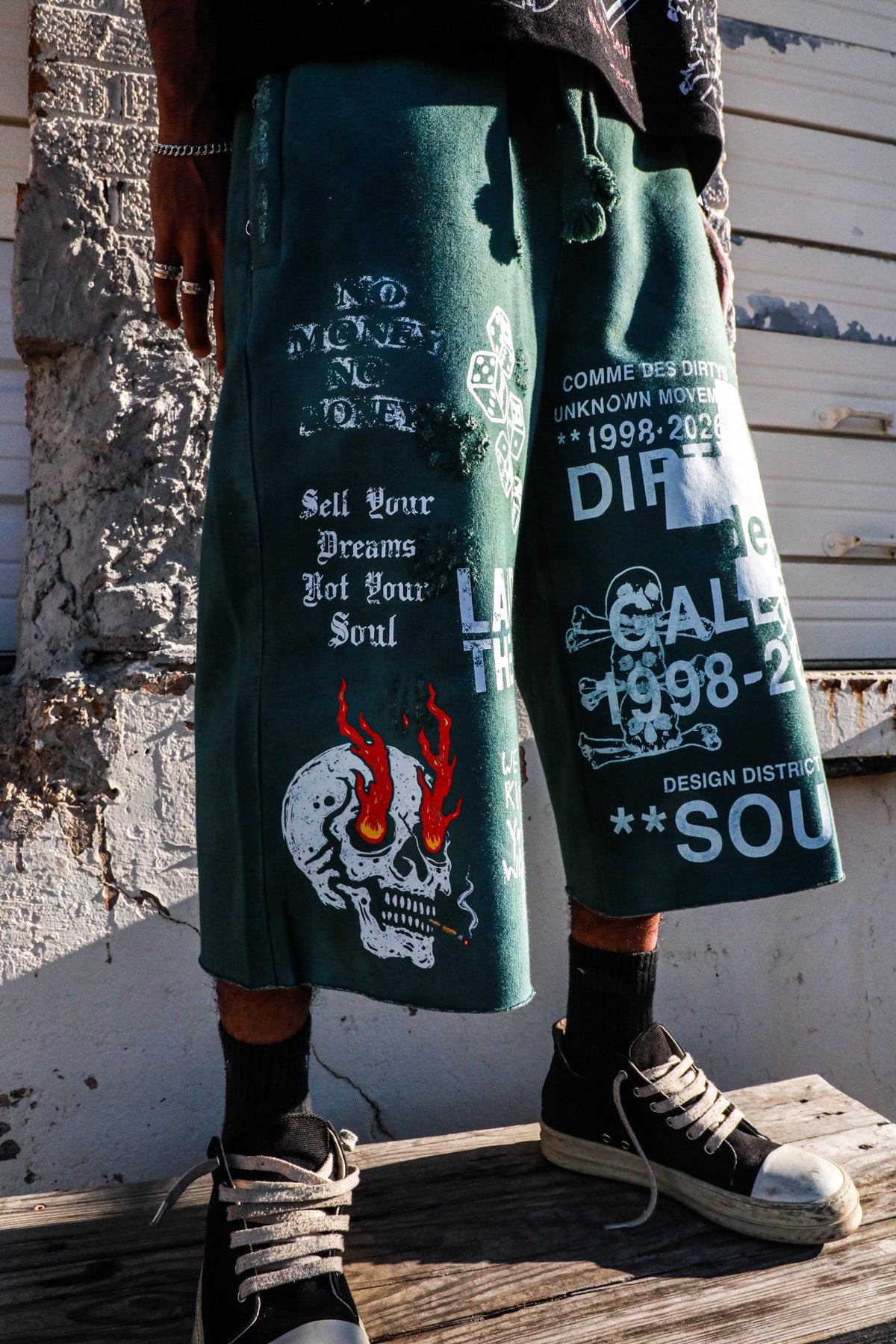 Dirty Souf Forest Green 3/4 Short — graphic and fit detail